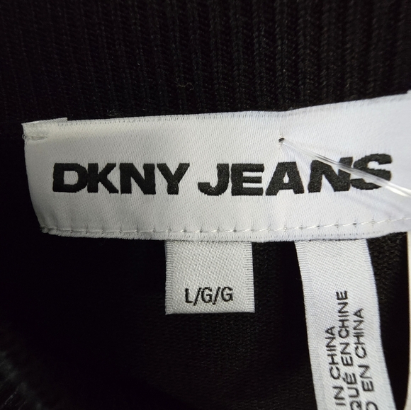 DKNY Black Short Sleeve Front Logo Knit Sweater Top Rayon Size L - Picture 6 of 8